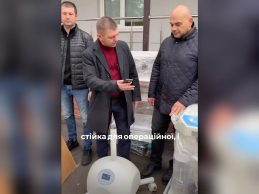 Володимир Поцелуєв повідомив про надходження від благодійників — Юлії Коваленко та компанії “Катронік” в особі Андрія Корнієнка, нового обладнання до лікарні Святого Пантелеймона