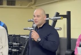 Від спорту до патріотизму: Леонід Ніколаєнко підтримав Відкритий чемпіонат із жиму штанги у Сумах